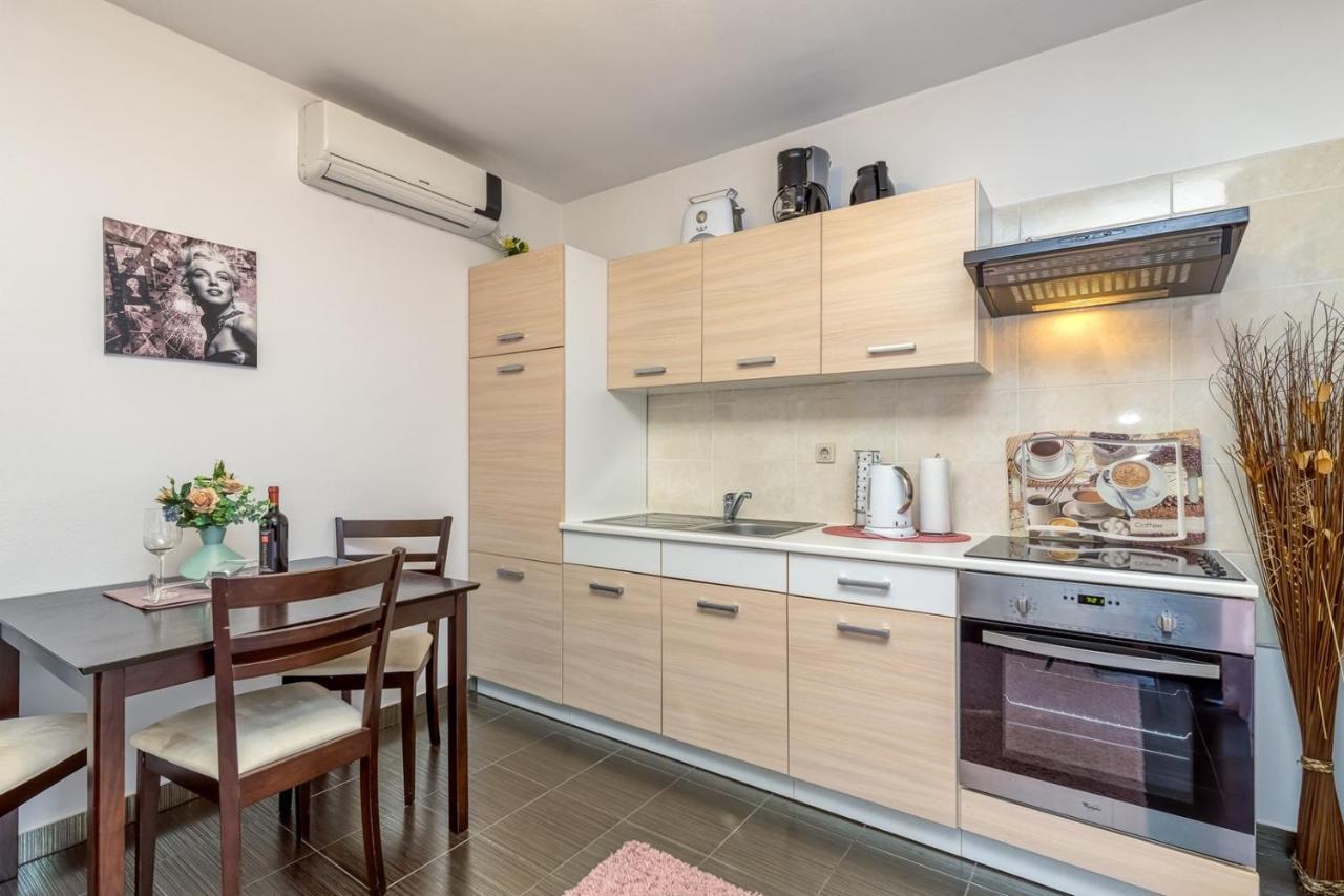 Apartments Kardumovic Kukci Exterior foto